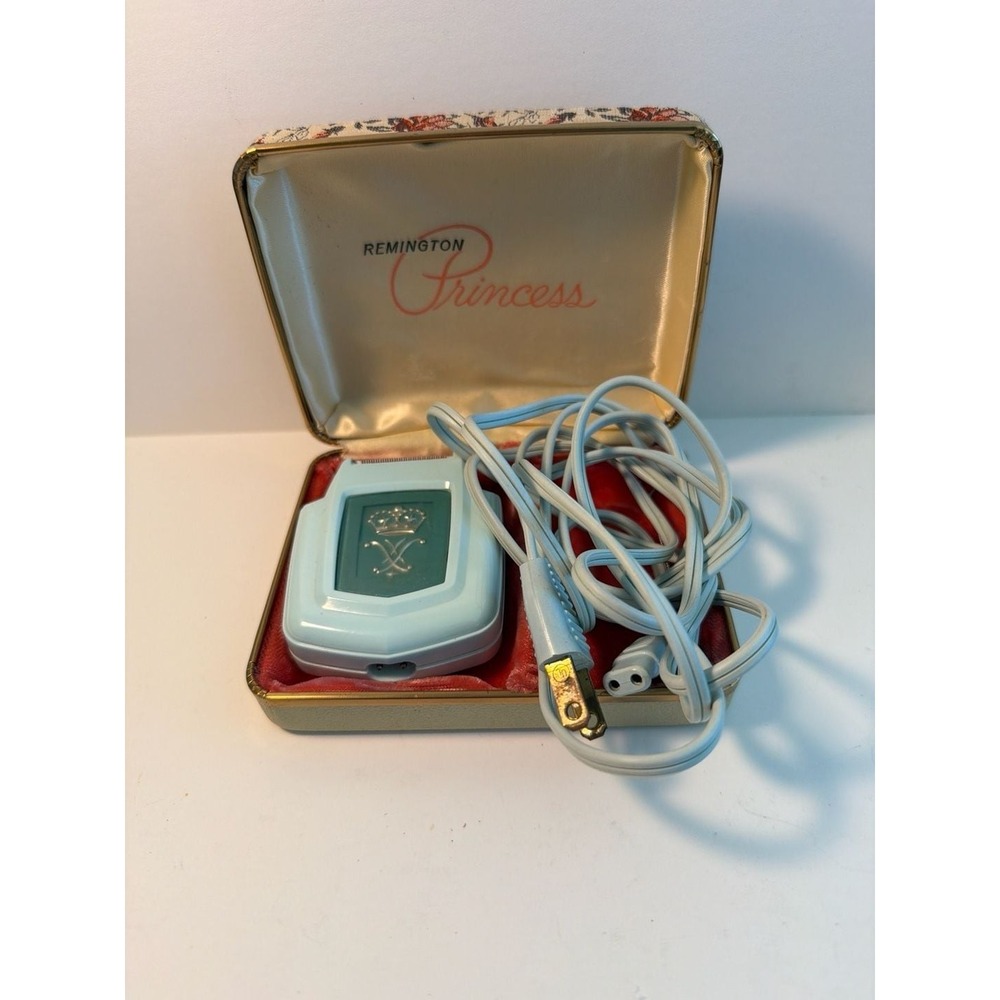 Vintage Remington Princess Women's Electric Shaver in Floral Tapestry Case works